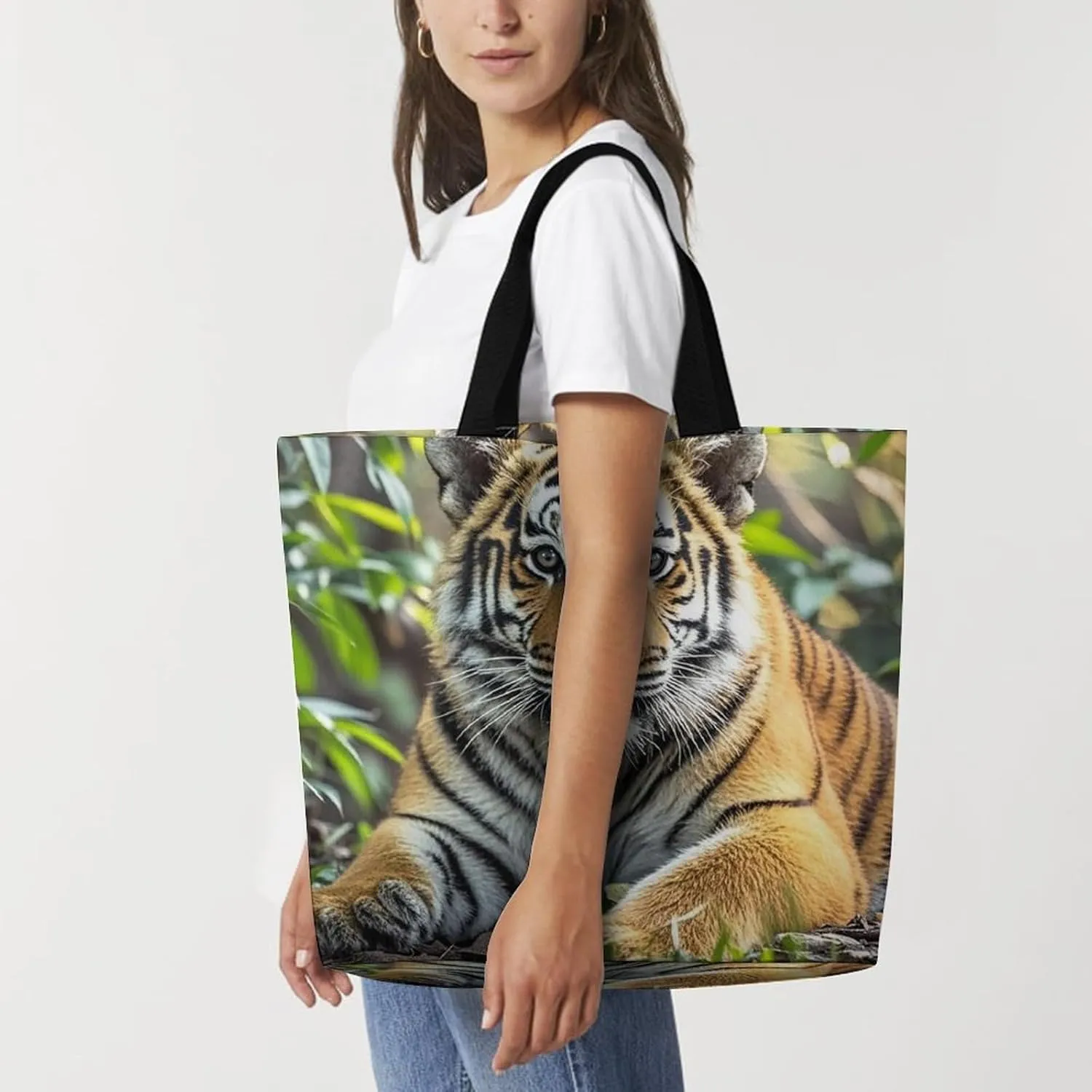 Lion Sticks Out Tongue Beach Bag Reusable Tote Bag Foldable Grocery Bags Women Shopping Bags for Daily Essentials
